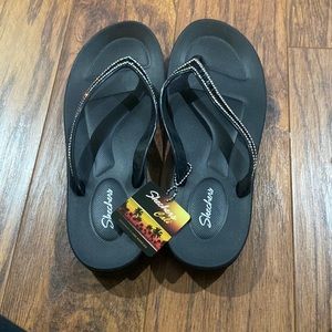 Sketchers Cali Flip Flops, Womens Size 9